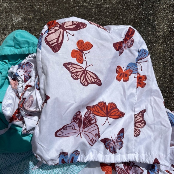 White Butterfly Print Drawstring Storage Bags - Picture 2 of 2